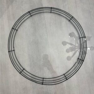 NWOT 20” Wire Holiday Floral Wreath Frame for Crafts